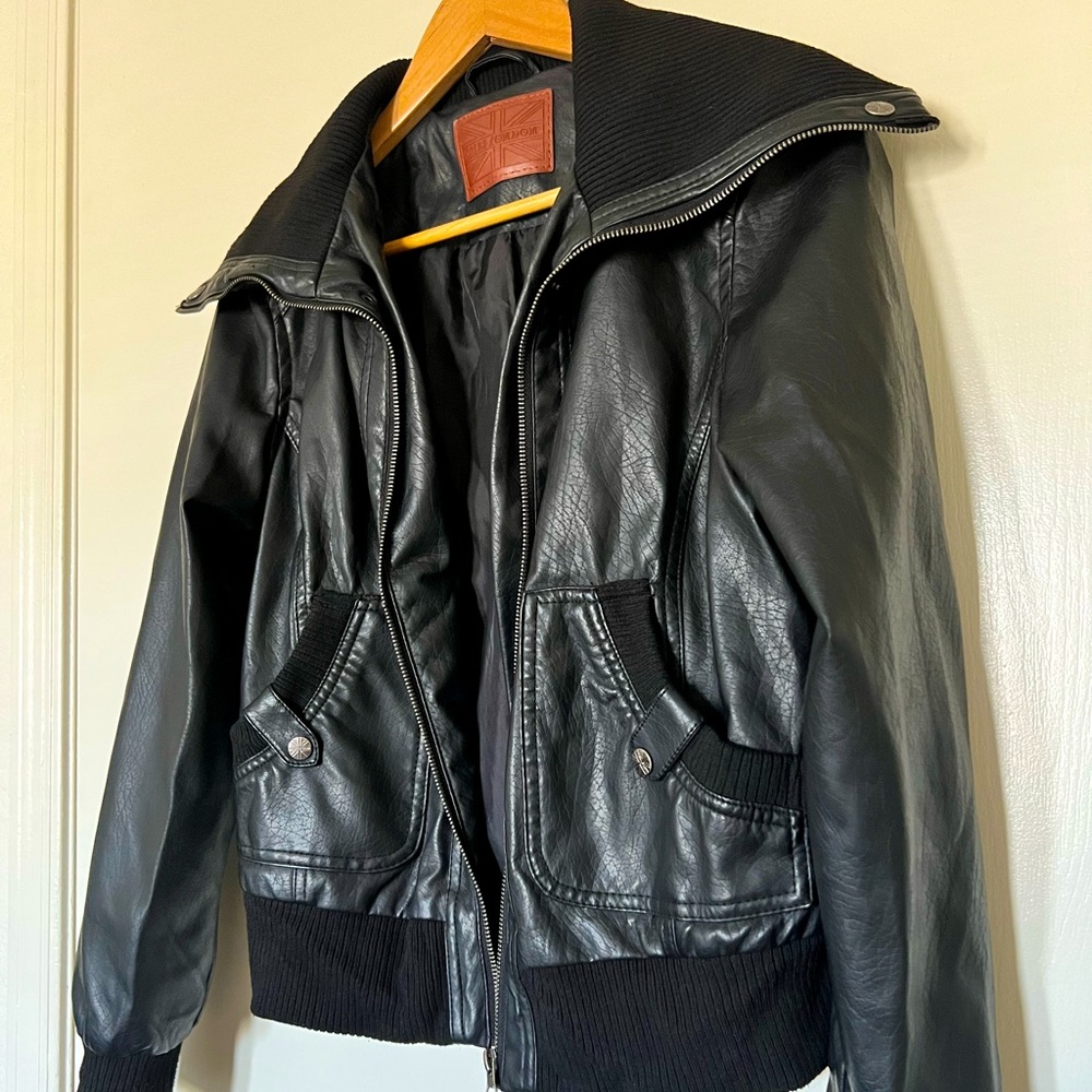 Black 100% polyurethane 100% polyester lining jacket Size Large